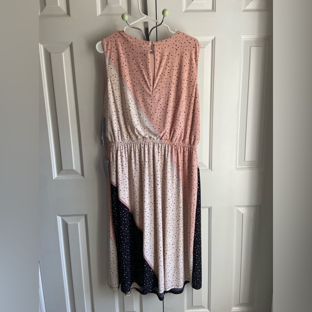 Dress - Picture 4 of 4